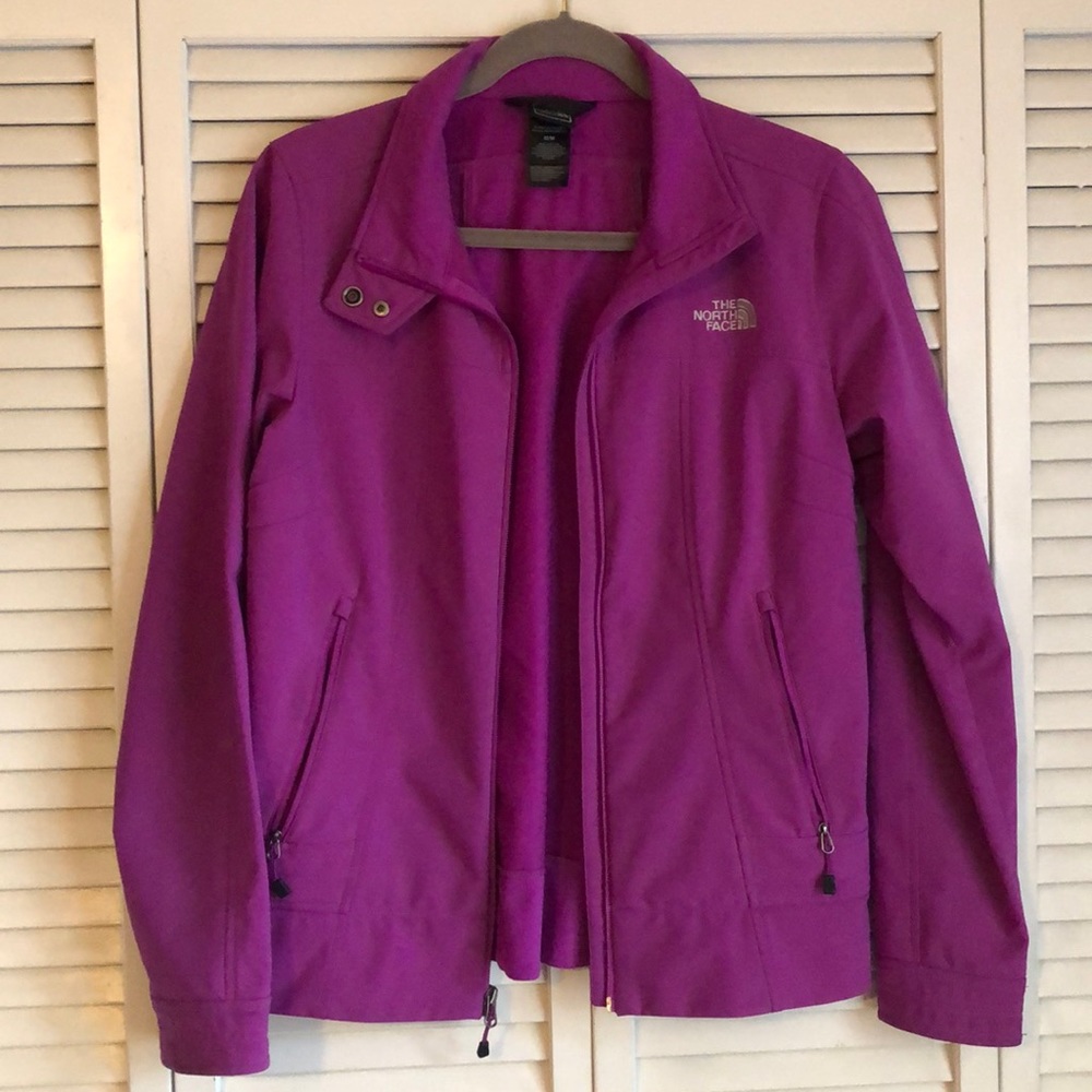 The North Face - Magenta wind breaker - size M